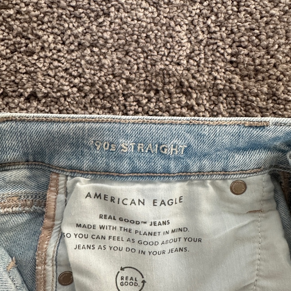American Eagle 90s Straight Light Wash Jeans - Picture 5 of 5
